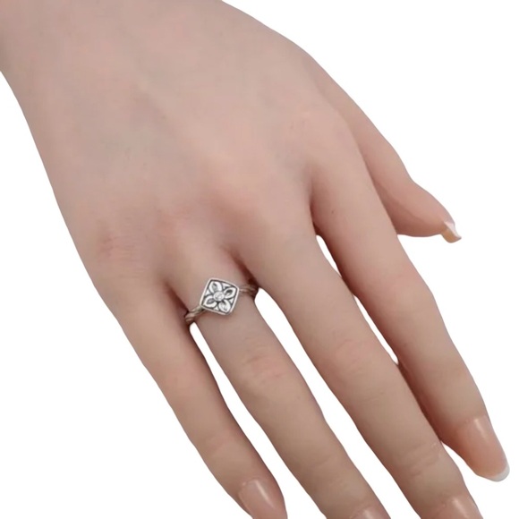 Silpada .925 Sterling Silver Belle Fleur Ring size 7 - Picture 4 of 6